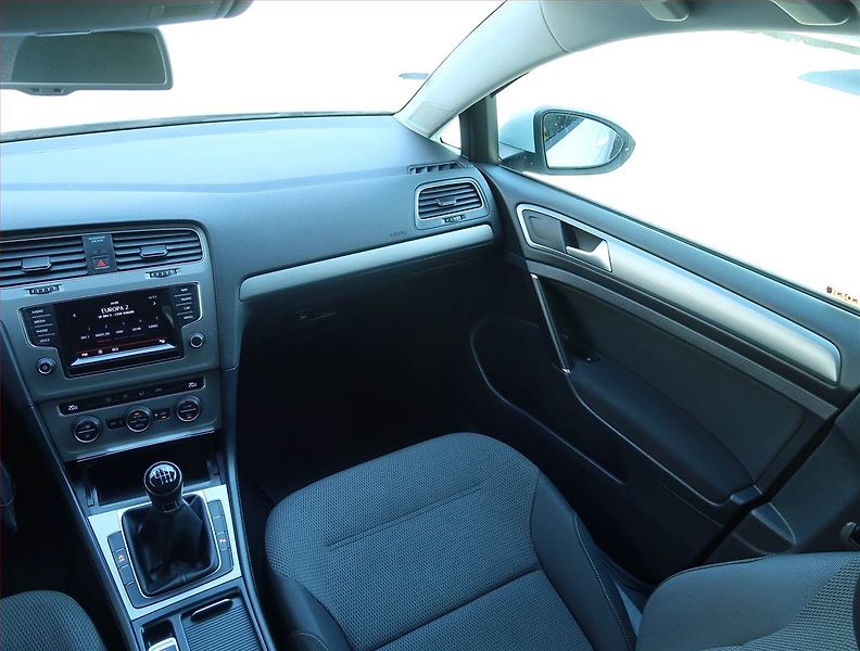 Volkswagen Golf (2014) 1.6 TDI, Navi, Tempomat - fotka 8 z 23