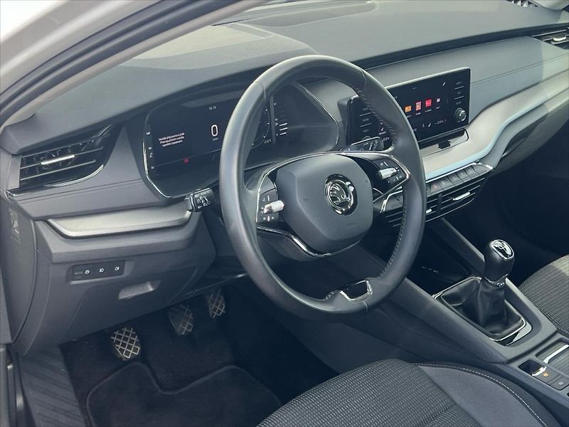 Škoda Octavia 2,0 TDi 85kW AMBITION PLUS - fotka 10 z 24
