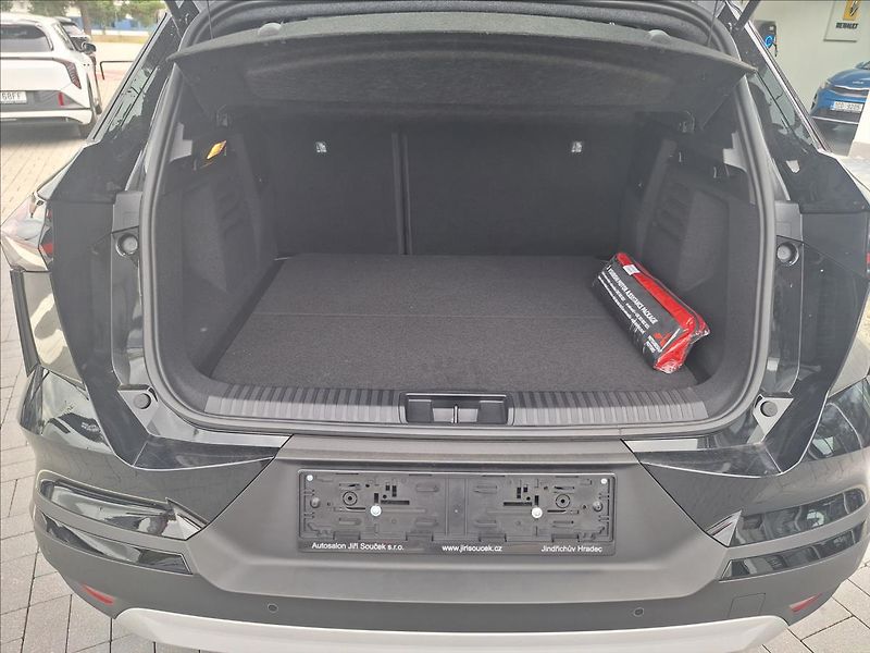 Mitsubishi Grandis 1,3   1.3 INVITE+ 7DCT - fotka 12 z 16