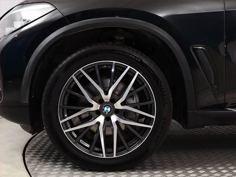 BMW X5 (2021) xDrive30d - fotka 13 z 18