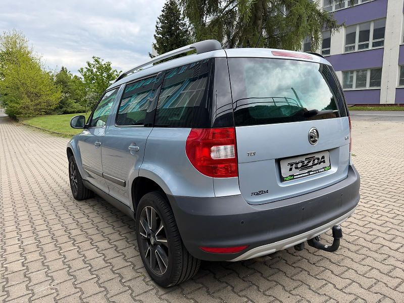 Škoda Yeti  2,0 TDI servis.k + sada pneu  - fotka 3 z 31