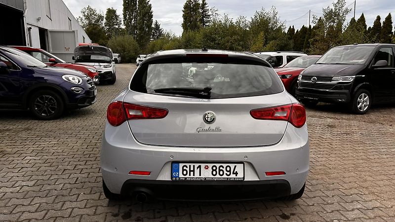 Alfa Romeo Giulietta 1.4 TB 120k Distinctive - fotka 6 z 15