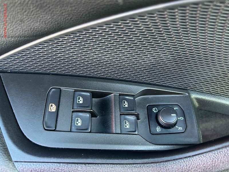 Škoda Octavia (2021) 2.0TDi, Panor, autoAC - fotka 11 z 19