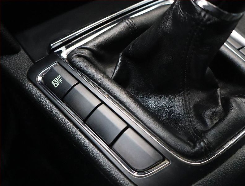 Škoda Superb (2009) Ambiente 2.0 TDI, Xenony - fotka 16 z 20
