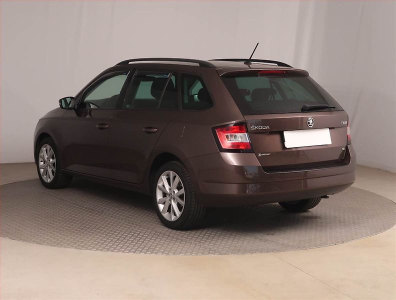 Škoda Fabia (2016) Style 1.2 TSI, Serv.kniha - fotka 4 z 15