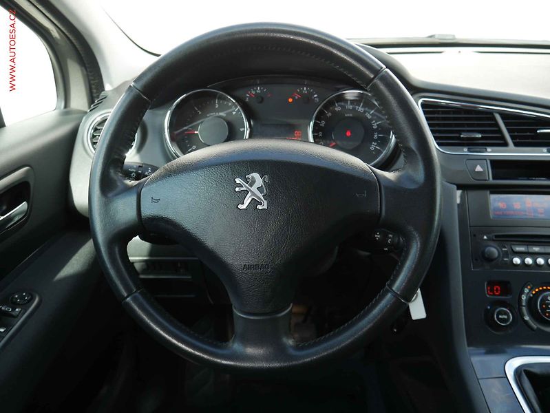 Peugeot 5008 (2015) 1.6HDi, 2.maj,ČR, Allure - fotka 13 z 19