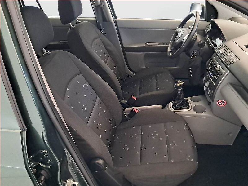 Mazda 2 (2006) 1.25 i, po STK, Klima - fotka 9 z 13