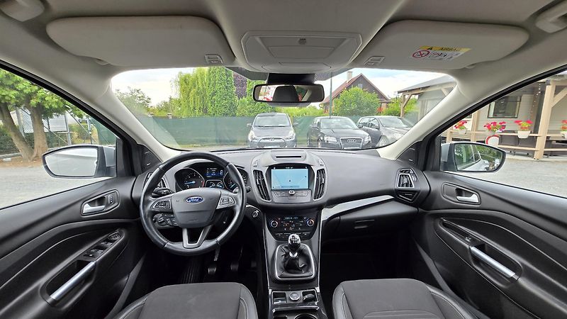 Ford Kuga 2.0TDCIi TITANIUM  110KW 1MAJ. - fotka 22 z 43
