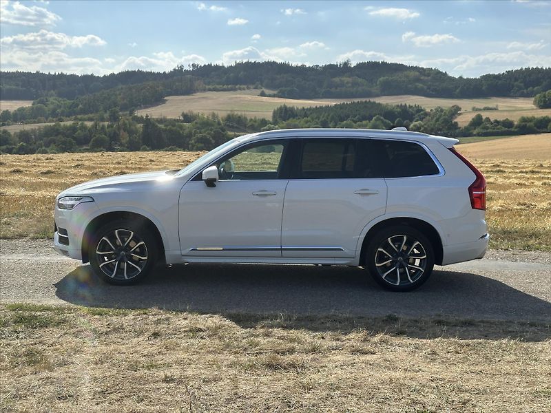 Volvo XC90 2,0 D 165kW Inscription CZ - fotka 4 z 38