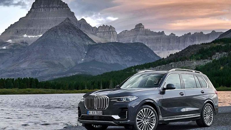BMW X7 vs. Mercedes GLS vs. Volvo XC90 vs. Audi Q7