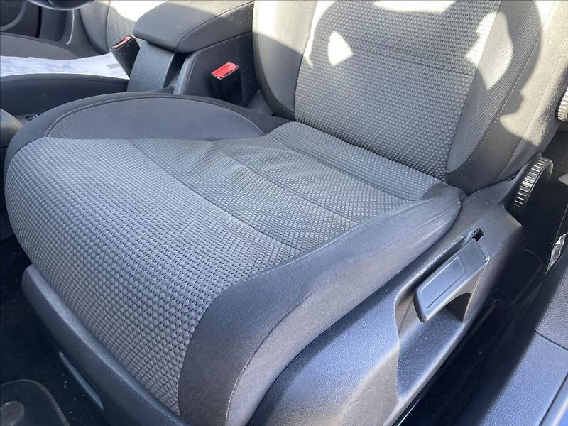 Volkswagen Golf 1,4 TSi 90kw DSG Comfortline G - fotka 20 z 44