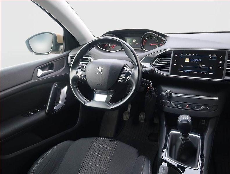 Peugeot 308 (2018) 1.2 PureTech, Serv.kniha - fotka 7 z 14
