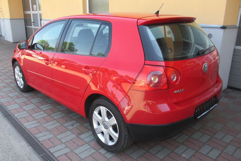 Volkswagen Golf 1.4i AUT. KLIMA NOVÉ ROZVODY - fotka 2 z 27