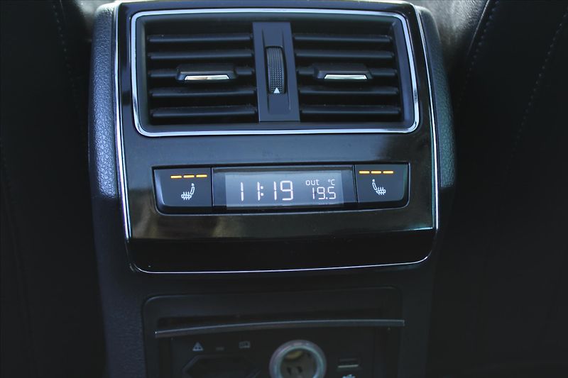 Škoda Superb 2.0TDI 140kW DSG L&K ČR - fotka 29 z 33