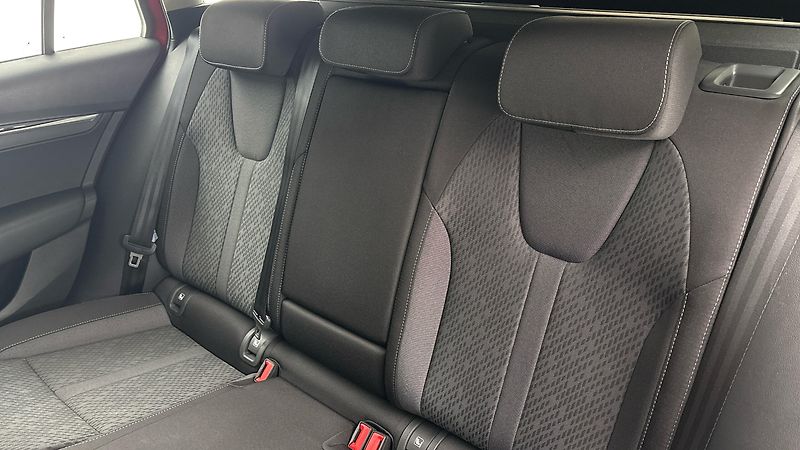 Škoda Octavia 2.0 TDI DSG Style Combi - fotka 16 z 25