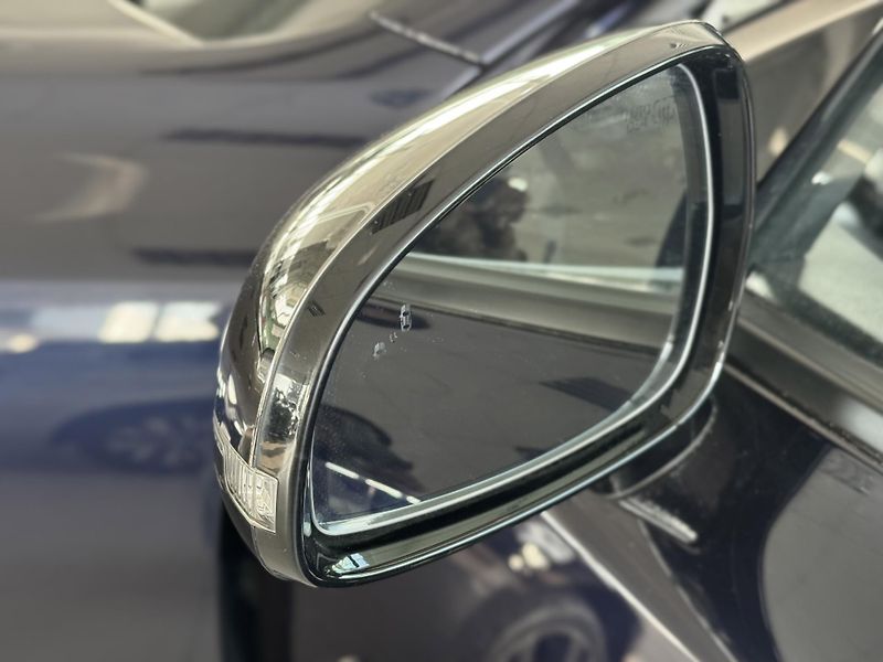 Kia Stinger 3,3TGDI V6*4WD*HUD*360kam*DPH - fotka 38 z 44