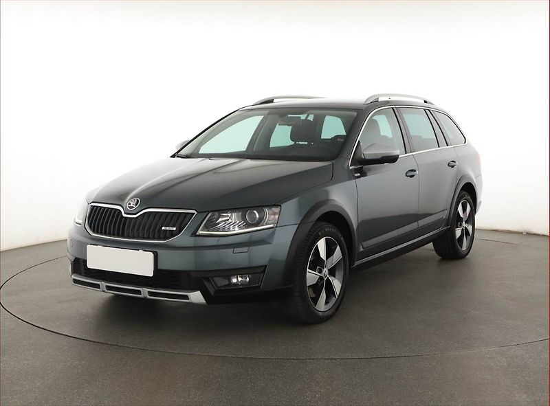 Škoda Octavia (2015) Scout 2.0 TDI, 4X4, Automat - fotka 2 z 16