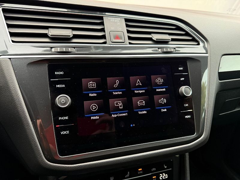 Volkswagen Tiguan 2.0 TDi Elegance DSG 4x4, ČR - fotka 25 z 34