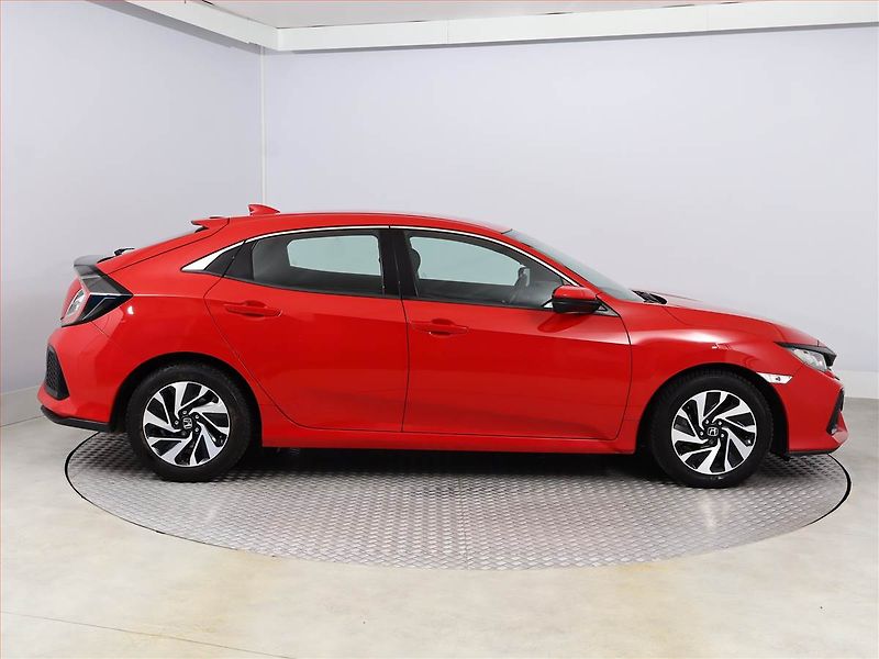 Honda Civic (2019) 1.0 VTEC Turbo, Serv.kniha - fotka 6 z 17