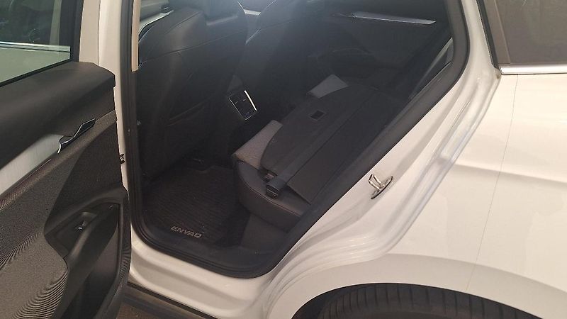 Škoda Enyaq 150kw, iV80 19ALU SOH 96% - fotka 7 z 9