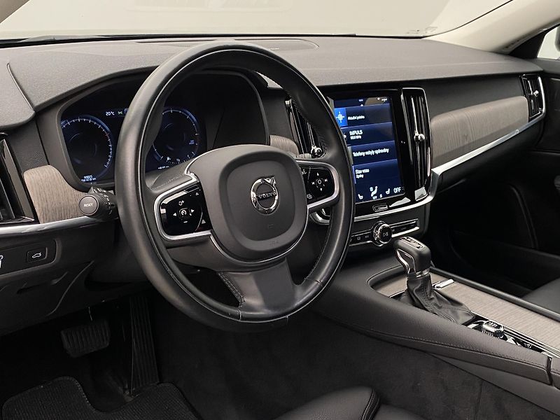 Volvo V90 CC D5 AWD MOMENTUM POLESTAR  - fotka 19 z 46