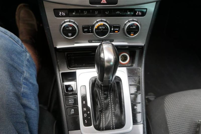 Volkswagen Passat (2014) 2,0 Comfort   TOP CENA - fotka 26 z 34