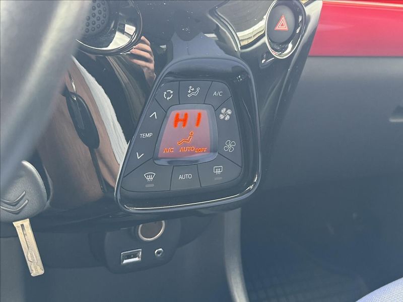 Citroën C1 1,0 VTi, JCC+,Carplay,Kamera - fotka 23 z 28