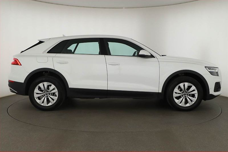 Audi Q8 (2023) 55 TFSI - fotka 6 z 20