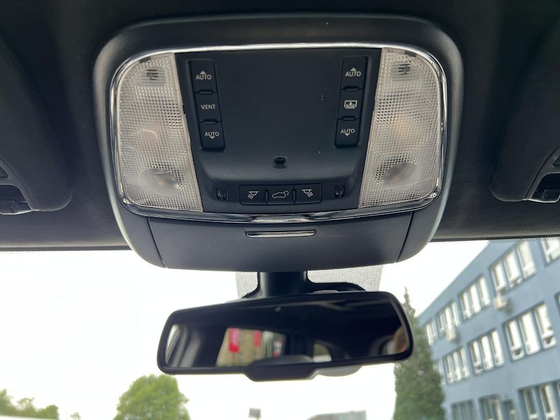 Jeep Grand Cherokee 3.0CRD SUMMIT AUTOMAT KŮŽE - fotka 23 z 47