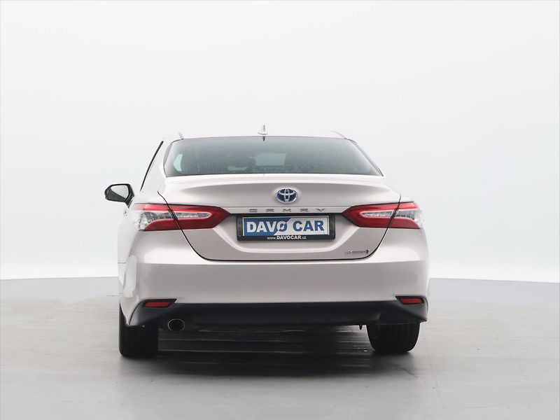 Toyota Camry 2.5 Hybrid 131kW Executive CZ - fotka 6 z 23