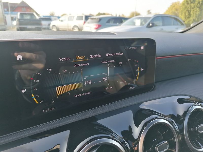 Mercedes-Benz Třídy A (2020) 2.0 200D AMG Line 110kW 9G - fotka 36 z 46