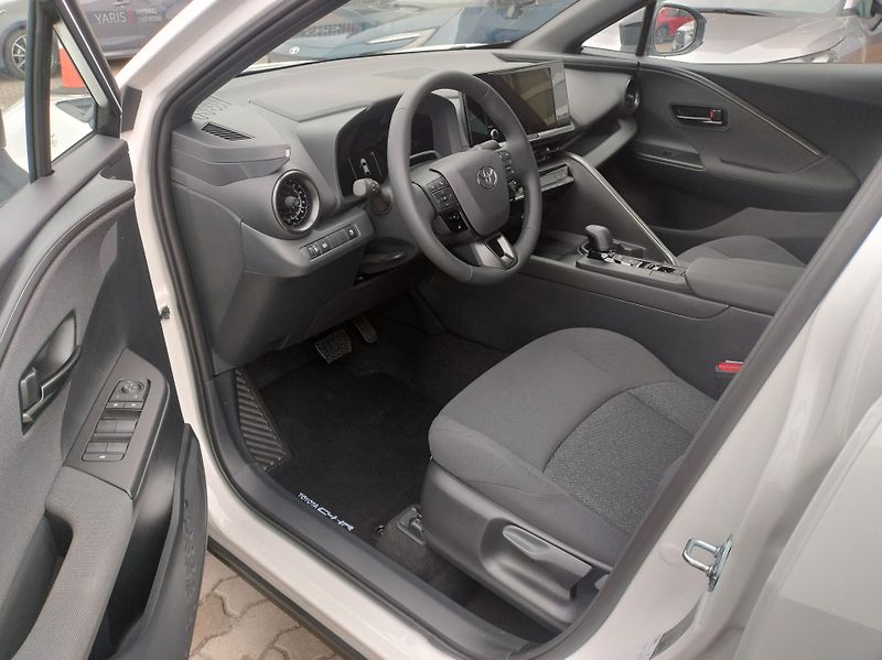 Toyota C-HR (2026) 1.8 FHEV COMFORT BUSINESS+ - fotka 6 z 13