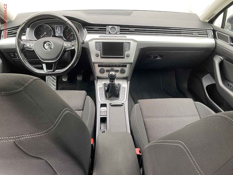 Volkswagen Passat (2015) 2.0 TDi, Comfortline, LED - fotka 8 z 18