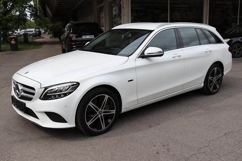 Mercedes-Benz Třídy C 300de PLUG-IN HYB KOMBI 225kW - fotka 16 z 48