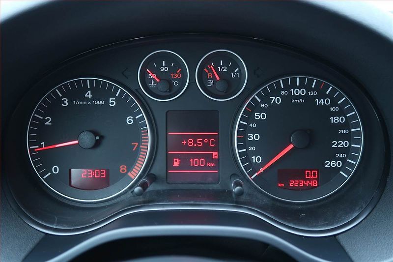 Audi A3 (2008) 1.6, Serv.kniha, nová STK - fotka 11 z 15