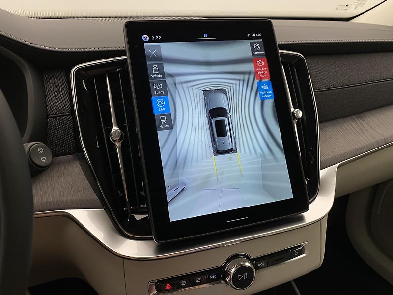 Volvo XC90 (2026) T8 AWD RECHARGE BRIGHT PLUS 7m - fotka 65 z 71