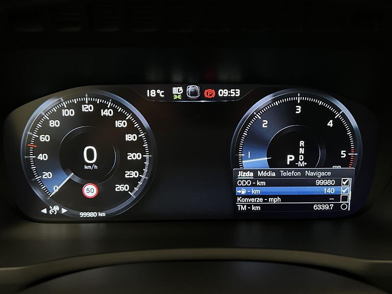 Volvo XC90 B5 AWD INSCRIPTION AUT 1. maj. - fotka 23 z 47
