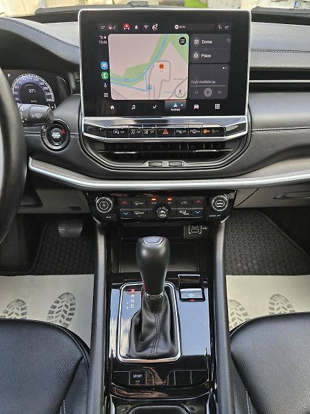 Jeep Compass 110kW LIMITED KAMERA 360° - fotka 12 z 40