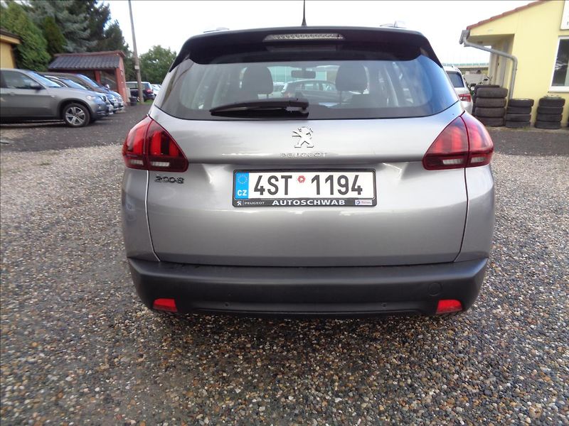 Peugeot 2008 1,2 - fotka 6 z 18
