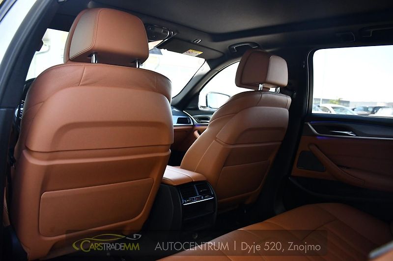 BMW Řada 5 530xD M-SPORT H&K HUD ACC PANO - fotka 15 z 51