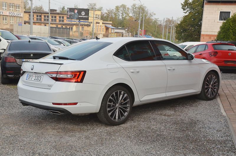 Škoda Superb (2017) 2.0 TSi 206kW DSG 4x4 L&K / ČR - fotka 6 z 50
