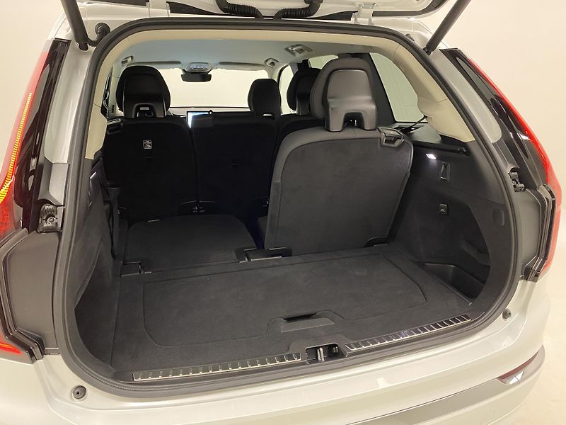 Volvo XC90 B5 AWD BRIGHT PLUS AUT CZ 7m - fotka 30 z 56