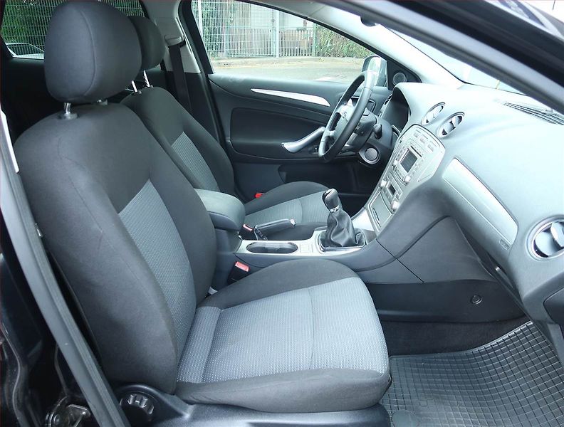Ford Mondeo (2008) Trend 2.0 16V, Serv.kniha - fotka 9 z 17