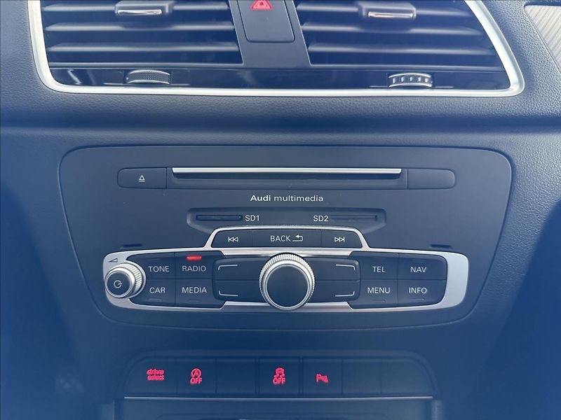 Audi Q3 1,4   TSI 110kW,SERVISKA,TAŽNE - fotka 17 z 24
