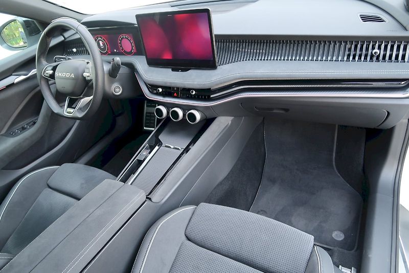 Škoda Superb (2026) Combi SportLine 2,0 TDi/110 kW - fotka 7 z 33