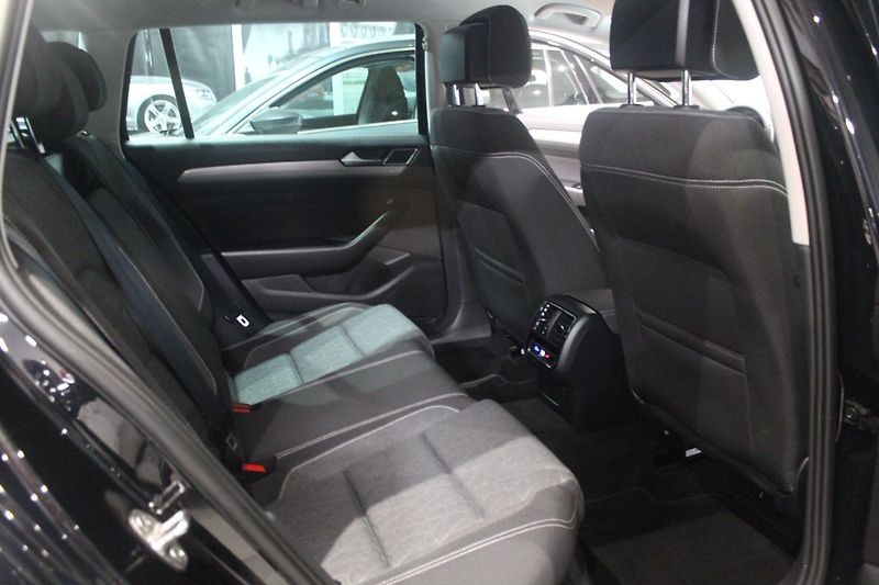 Volkswagen Passat (2023) 110kW, Tažné, Nezávislé topení - fotka 15 z 34