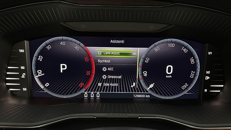 Škoda Superb 2.0 TDI DSG L&K Combi - fotka 10 z 34