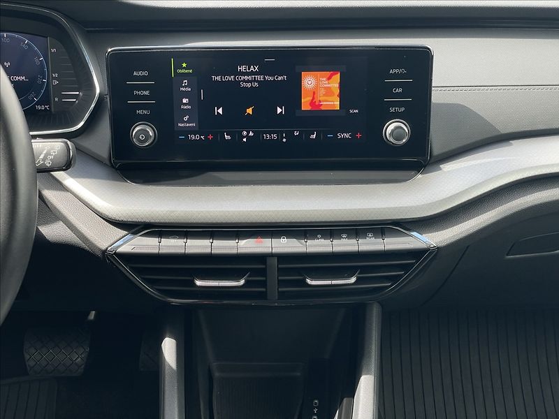 Škoda Octavia 2,0 TDI DSG Ambition Plus LED - fotka 11 z 22