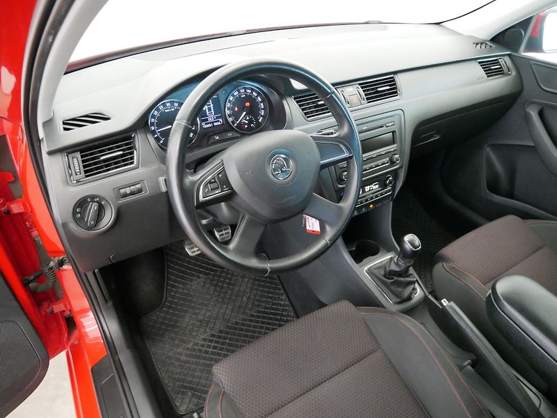 Škoda Rapid - fotka 14 z 24