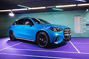 Mercedes-Benz letos odstartoval novou éru jako globální partner ženského tenisu (WTA). Své ambice v tomto sportu nyní potvrzuje i v České republice, kde v rámci ostravského turnaje představuje dvě klíčové novinky: novou generaci modelů GLB a GLC.